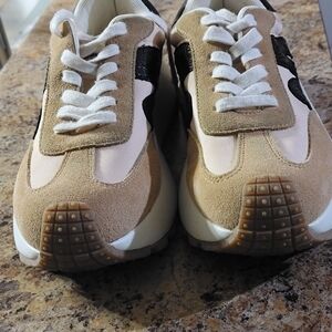 Steve Madden Beige Black White Suede Athletic Sneakers